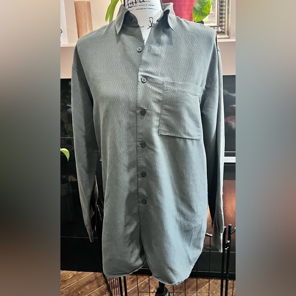 Men’s dress shirt
